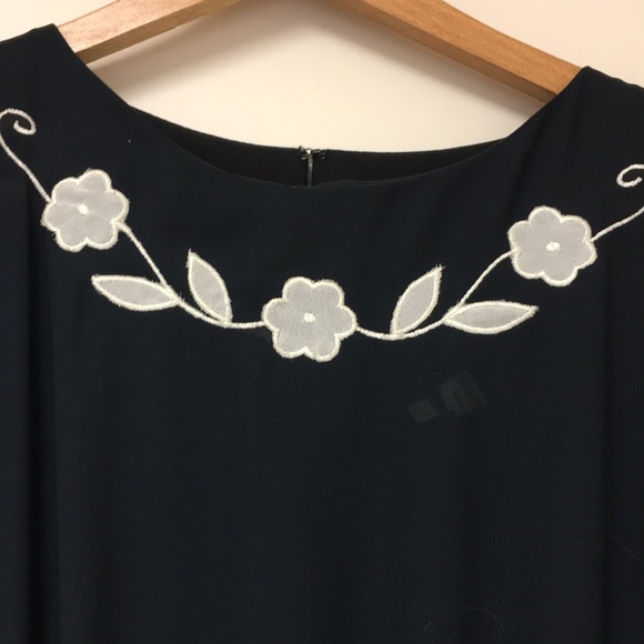 Elegant modest European Navy & ivory midi dress ruched tie waist from England - Picture 4 of 16